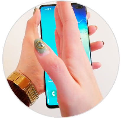 1-How-to-make-screenshot-on-Samsung-Galaxy-S10-Plus.jpg