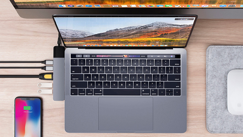 MacBook Pro USB-C docking station